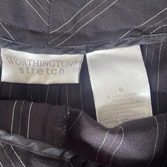 Black pin stripe capris pants size 8 - Picture 3 of 4